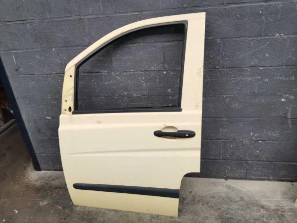 PORTE AVANT GAUCHE MERCEDES VITO / VIANO 2003-2014 - Vue 1